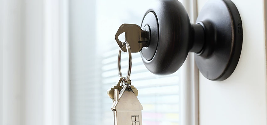 Bifold Door Knob Replacement in East Pasadena, California